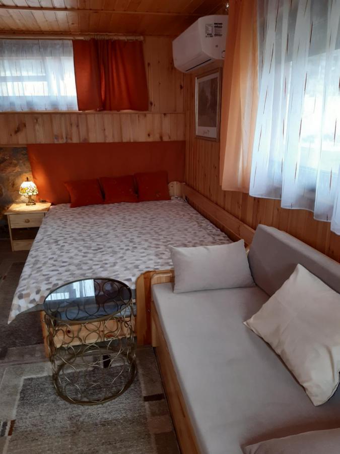 Matyas Apartman Tard Eksteriør billede