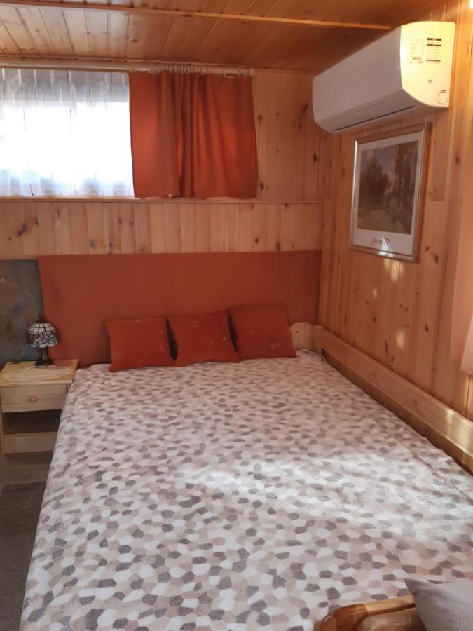 Matyas Apartman Tard Eksteriør billede